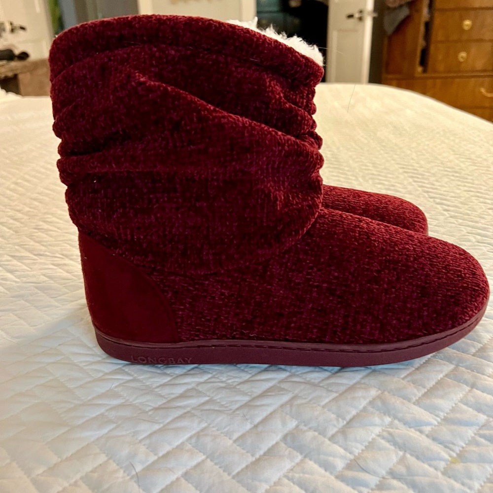 Slipper Boot in a Burgundy/Wine color